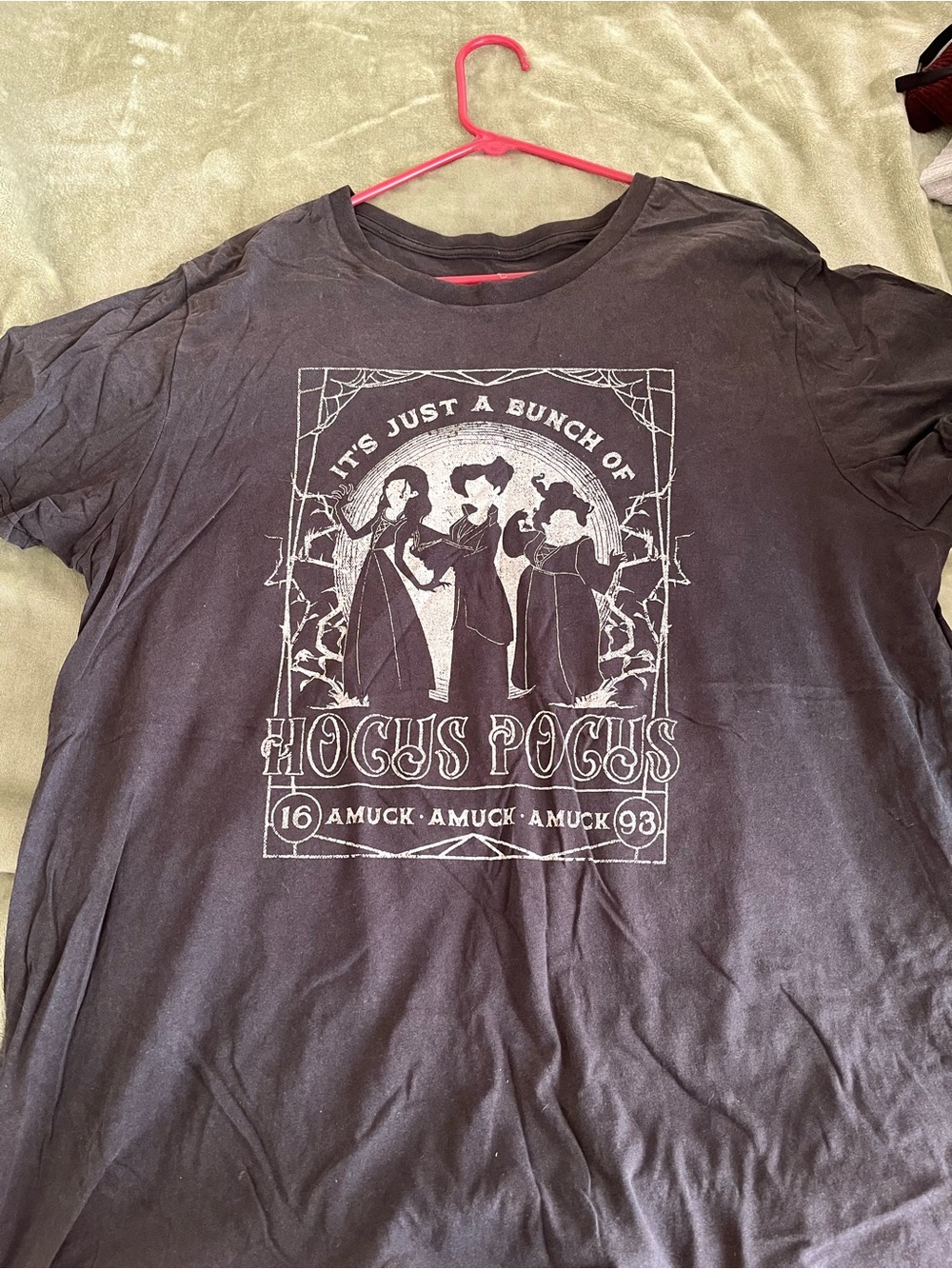 Disney Hocus Pocus Graphic Tee in Black